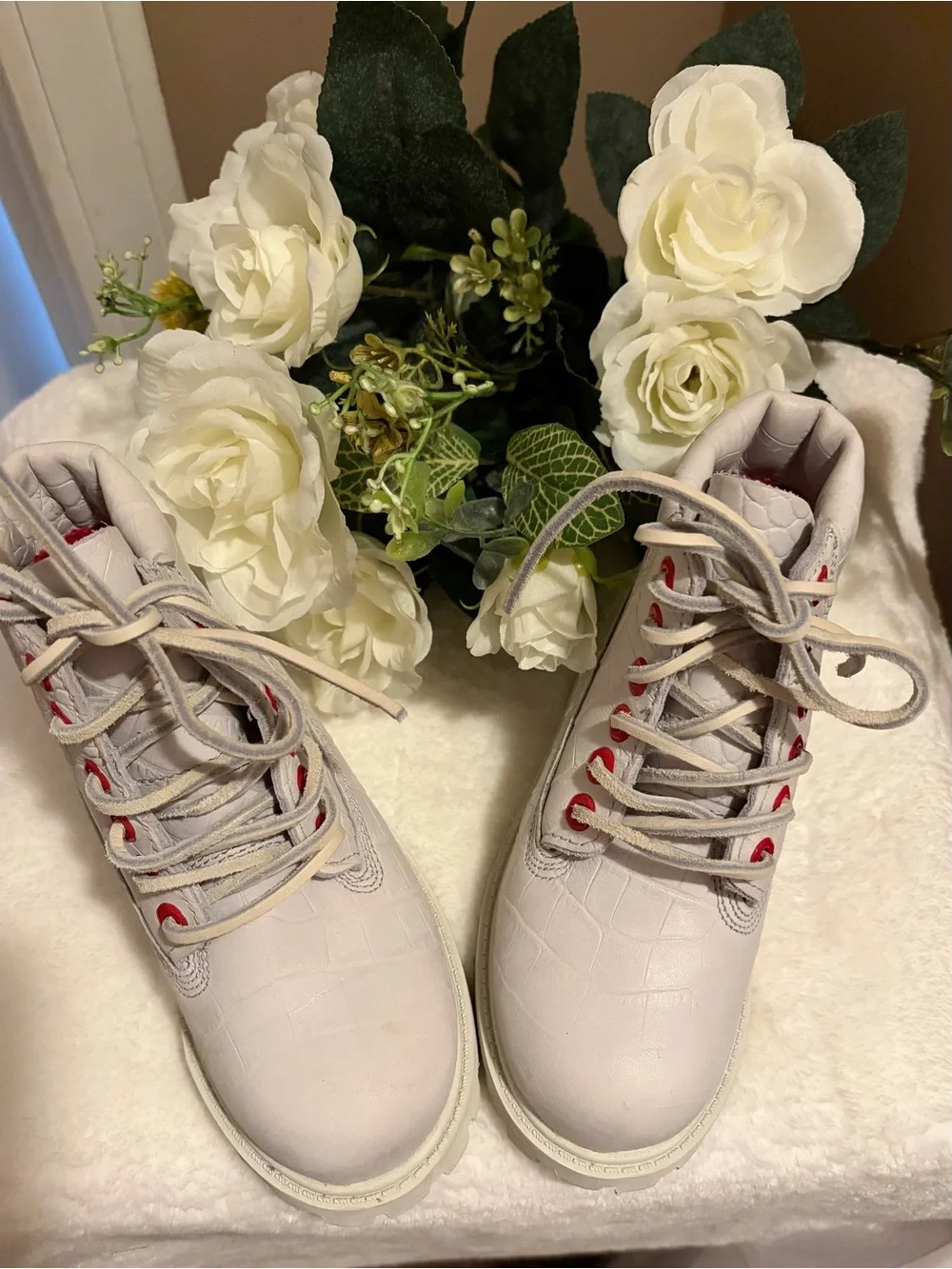 Timberland Kids White Croc Embossed Boots Red Lining Size 10.5 Toddler EUC